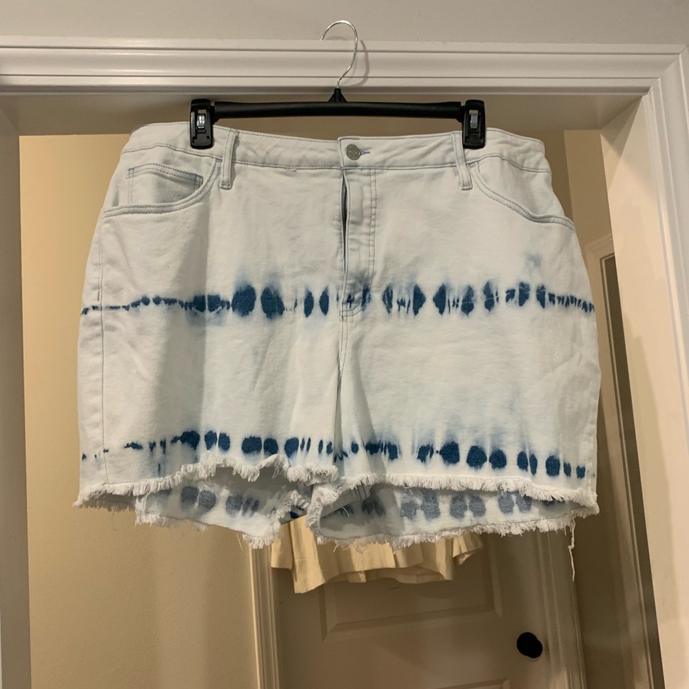 Ava & Viv Tie Dyed cut off shorts bleached Plus size 24W - Picture 8 of 8
